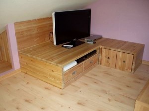 Meuble de rangement hifi - banc sur mesure en mélèze massif